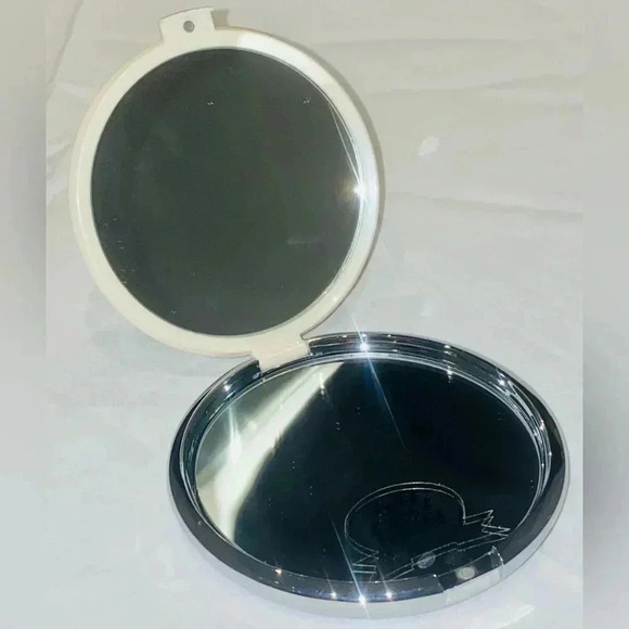 🦢 SWAROVSKI  CRYSTAL 🦢 Pocket Mirror 🦢 - Picture 3 of 6